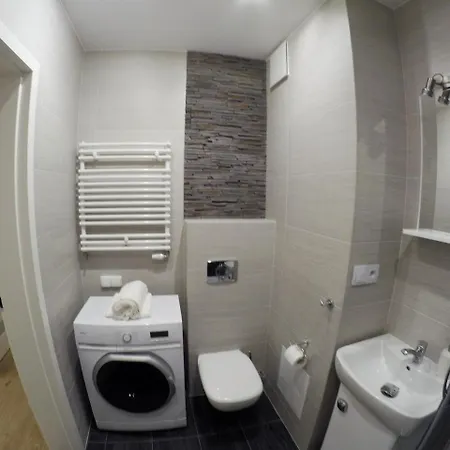 Obrzeżna 3 Deluxe * Warszawa